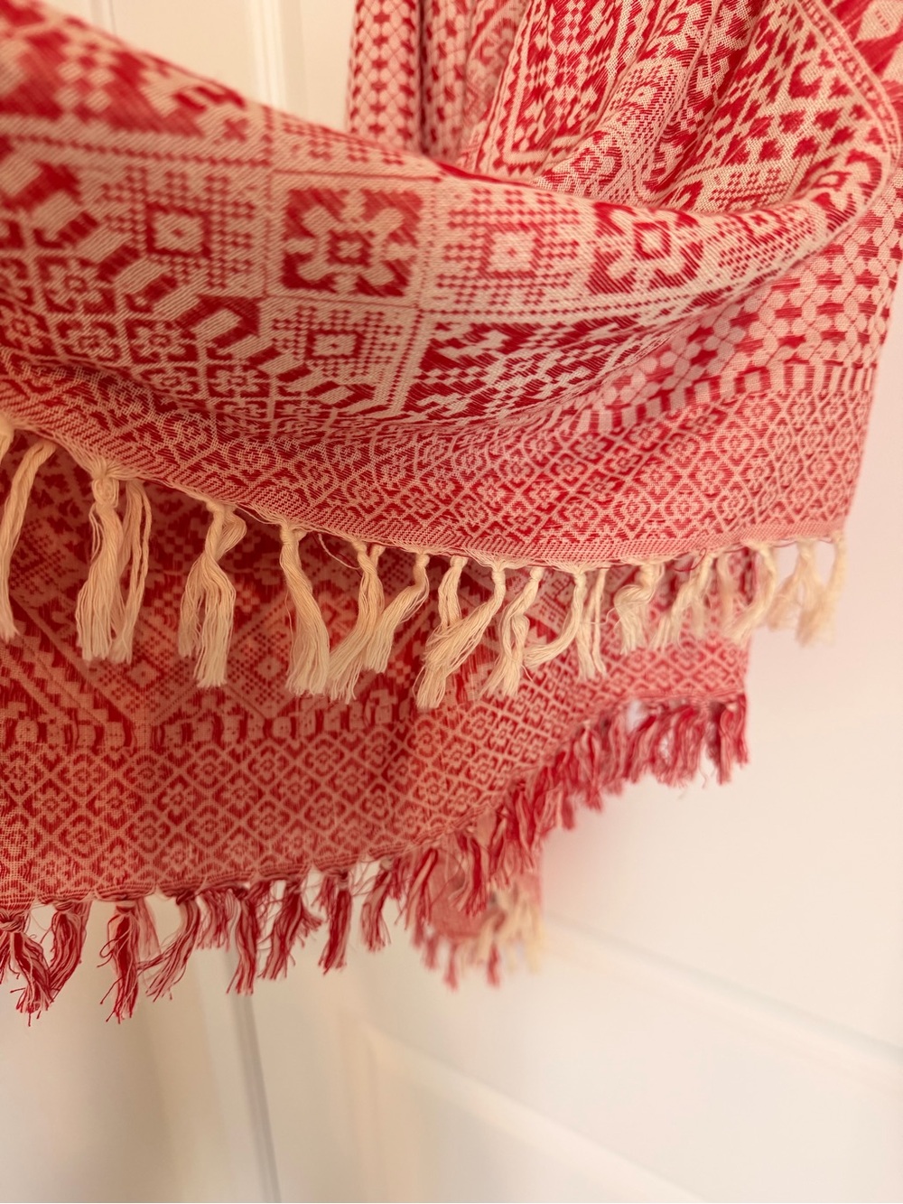 Madewell Red Boho Tassel Scarf Wrap Geometric Print Lightweight - Picture 4 of 9
